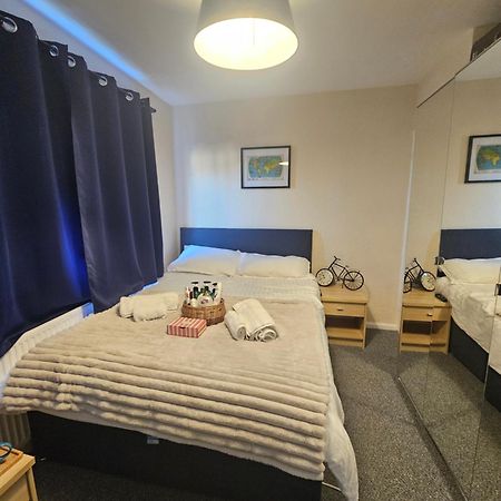 Double Bedroom Located Close To Manchester Airport 威森肖 外观 照片