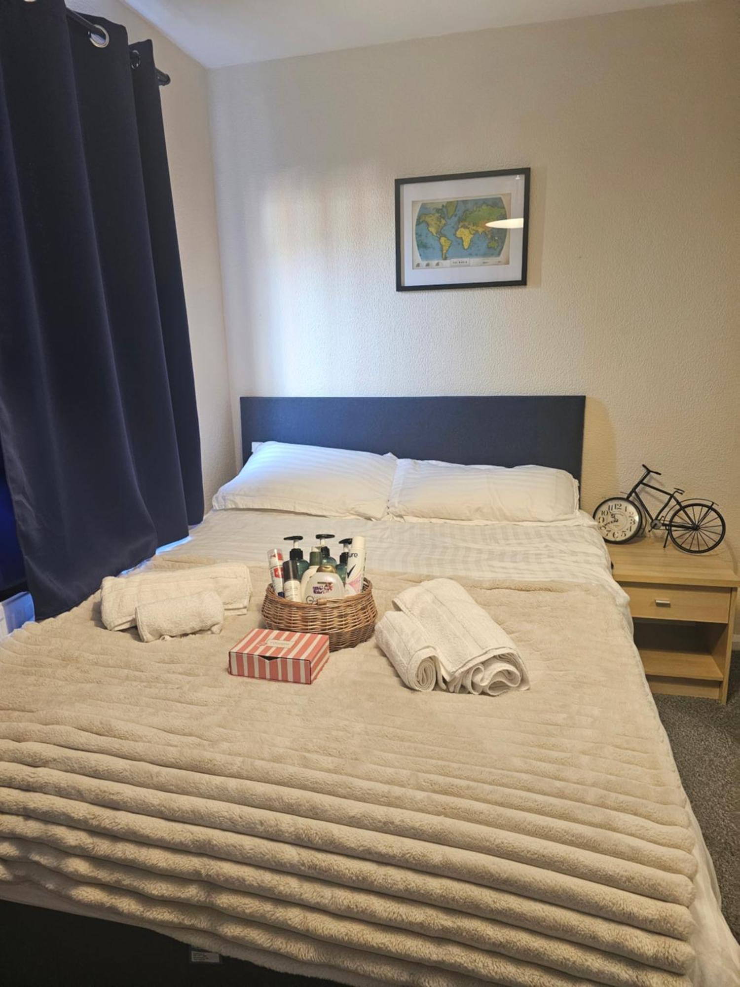 Double Bedroom Located Close To Manchester Airport 威森肖 外观 照片