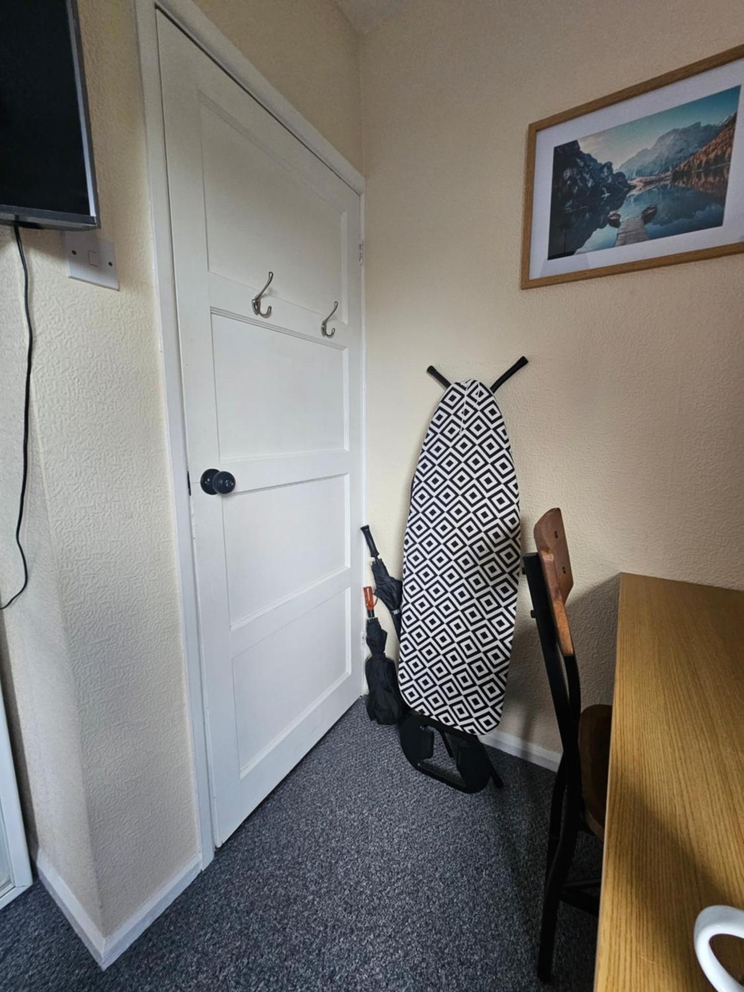 Double Bedroom Located Close To Manchester Airport 威森肖 外观 照片
