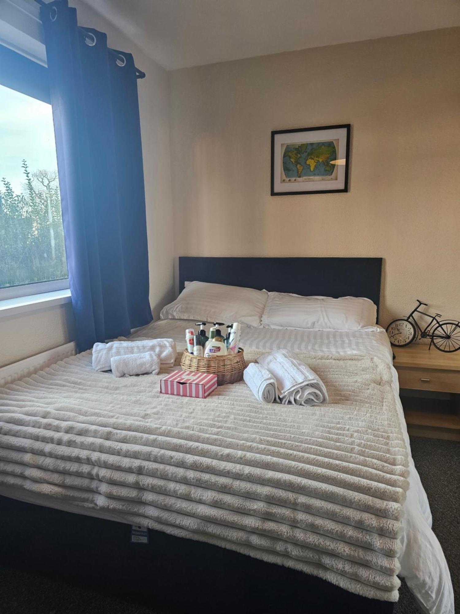 Double Bedroom Located Close To Manchester Airport 威森肖 外观 照片